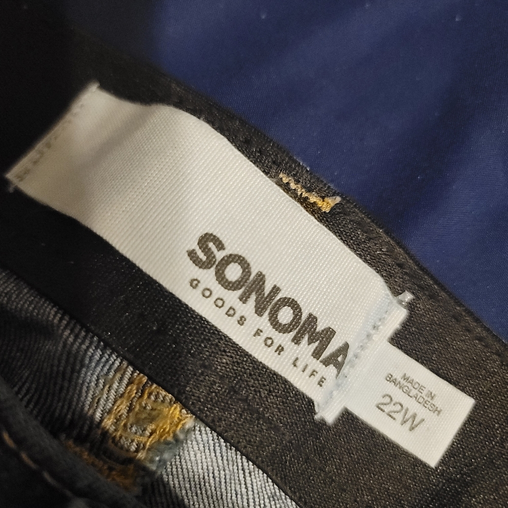Distressed skinny jeans - Picture 6 of 6
